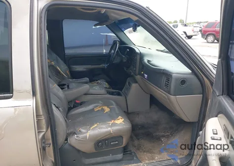 2002 Chevrolet Suburban 1500 Lt из США, поврежденный, VIN 1GNEC16Z32J197548